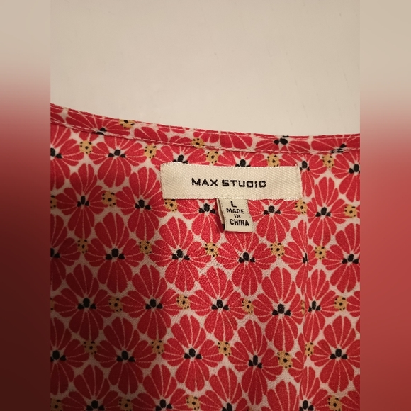 Beautiful Max Studio Large Top - Picture 3 of 5